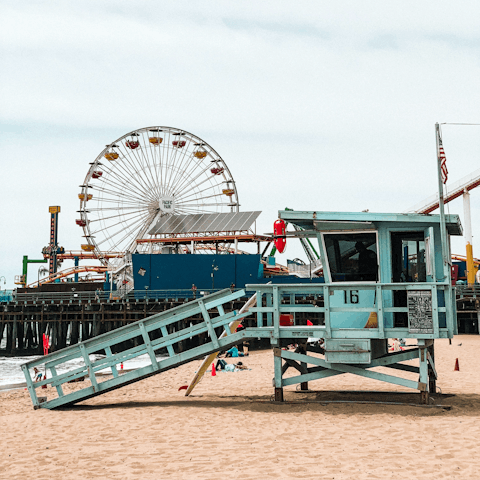 Drive minutes to enjoy all Santa Monica Pier and Beach has to offer