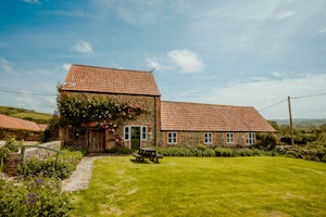 An English Charmer image 14