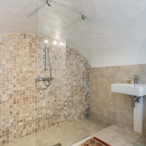 The vaulted shower room