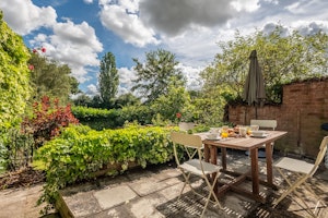 The Wool Weaver's Hideaway image 14