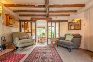 The Wool Weaver's Hideaway image 8