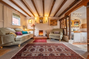 The Wool Weaver's Hideaway image 1