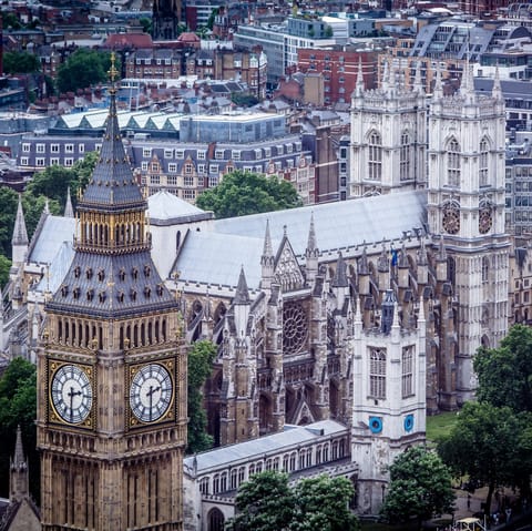 Surrounded by the affluent areas of Belgravia, Westminster and Pimlico you'll find your home is located close to many of Central London’s finest attractions such as Big Ben and Westminster Abbey