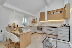 A Parisian Affair image 12