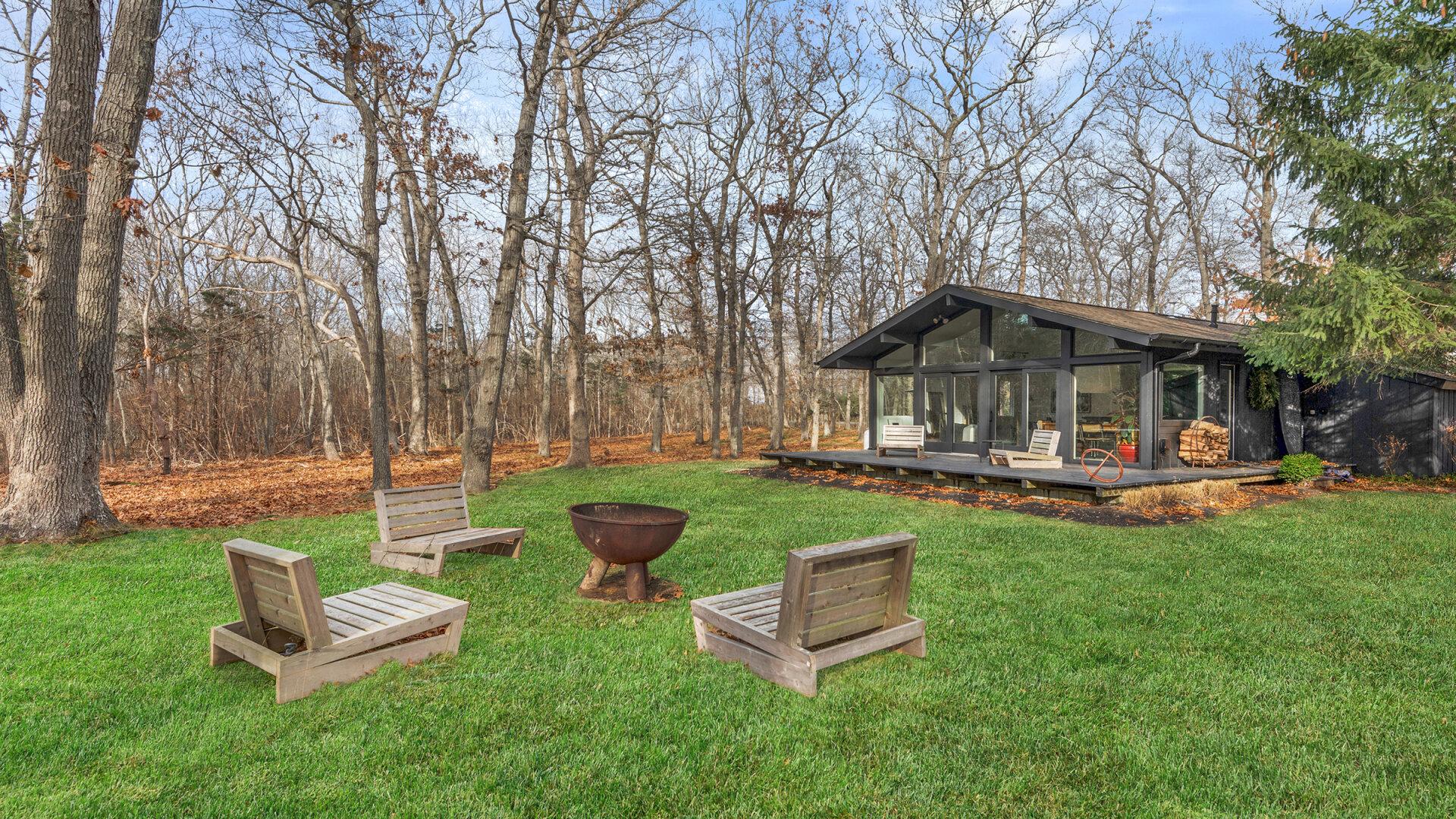 Wonder Woods, Springs, East Hampton Plum Guide