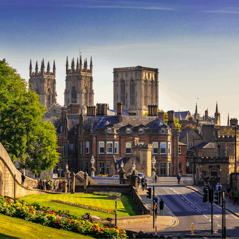 Stay a lovely thirty minutes' walk or nine-minute drive from the centre of scenic York
