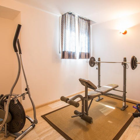 Enjoy an invigorating workout in the fitness room 