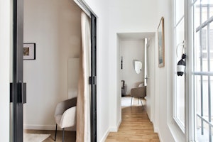 Cosmopolitan Abode image 13