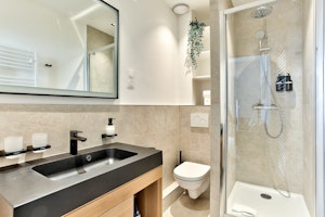Cosmopolitan Abode image 6