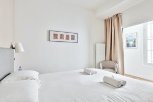 Cosmopolitan Abode image 3