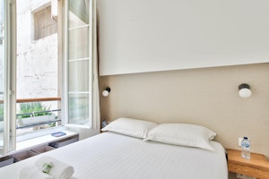 Cosmopolitan Abode image 2