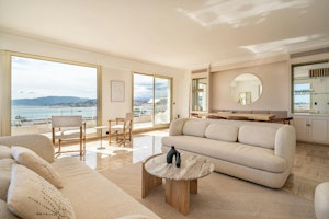 Bay of Cannes Vistas image 9