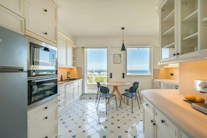 Bay of Cannes Vistas image 6