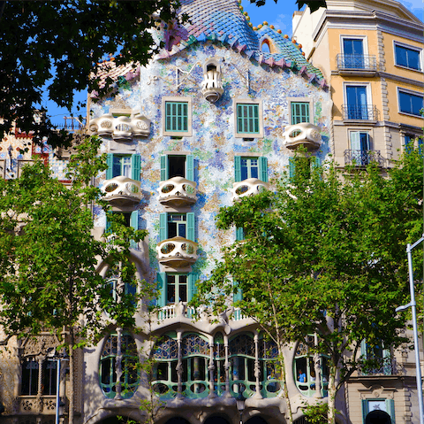 Admire Gaudí 's beautiful Casa Batlló, just a short stroll away