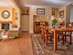 Cosy Cotswolds image 6