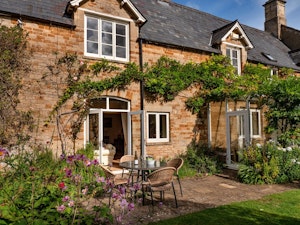 Cosy Cotswolds image 1