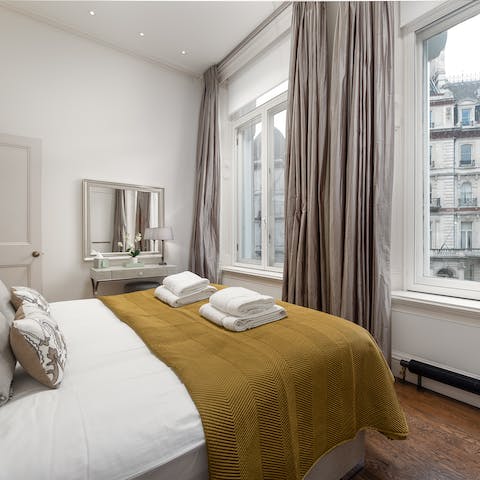 Wake up to views over Grosvenor Gardens and Victoria