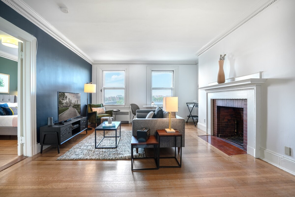 Riverbank Bay, Boston, Suffolk County Plum Guide