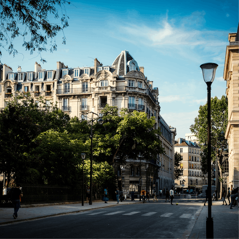 Fall in love with the charming Parisian streets in the 2nd Arrondissement