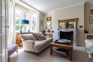 Kensington Charmer image 9
