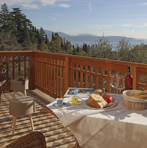 Start or end the day on the balconies, surrounded by mountains and clear lake waters