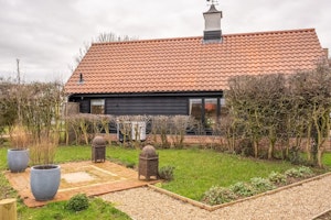Dove Place image 12