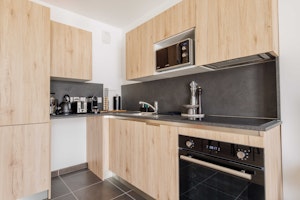 Clichy Abode image 7