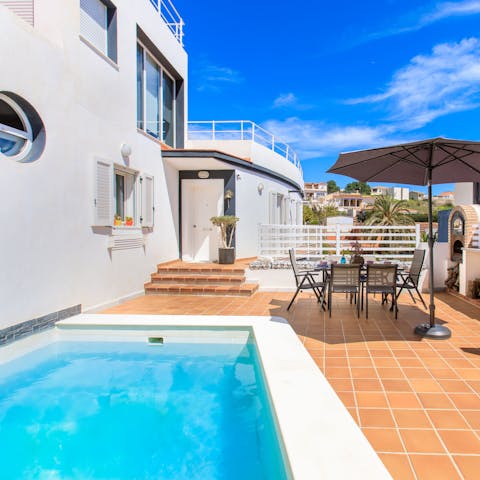 Cool off during the Andalusian summer with a dip in the swimming pool