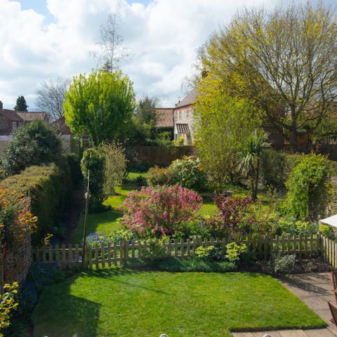 Let your dogs off the lead in this south-facing garden, perfect for summer days