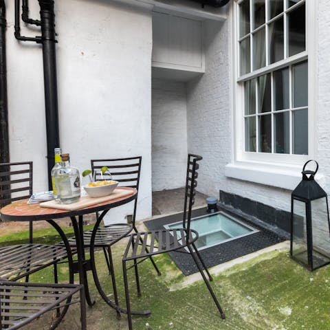 Set the table ready for an alfresco lunch in your quiet courtyard