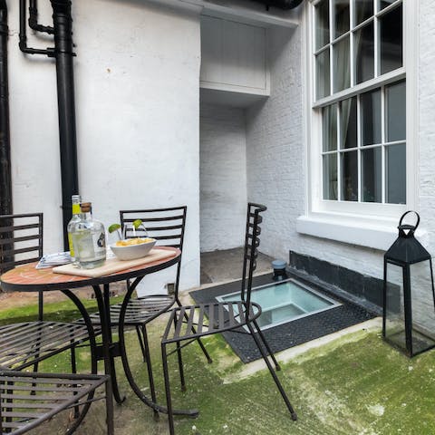 Set the table ready for an alfresco lunch in your quiet courtyard