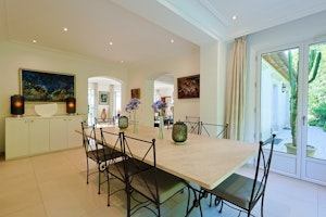 Tropez Time image 15