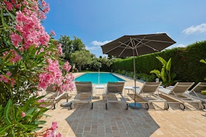 Tropez Time image 5