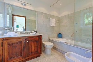 Tropez Time image 4