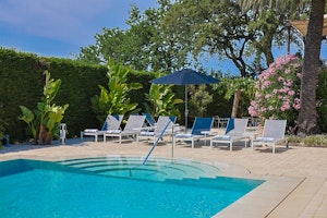 Tropez Time image 3
