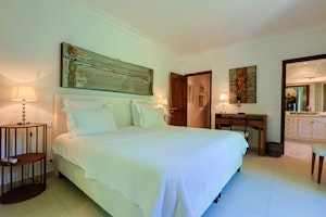 Tropez Time image 2