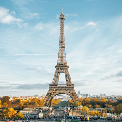 Discover the iconic Eiffel Tower – just a Metro ride away