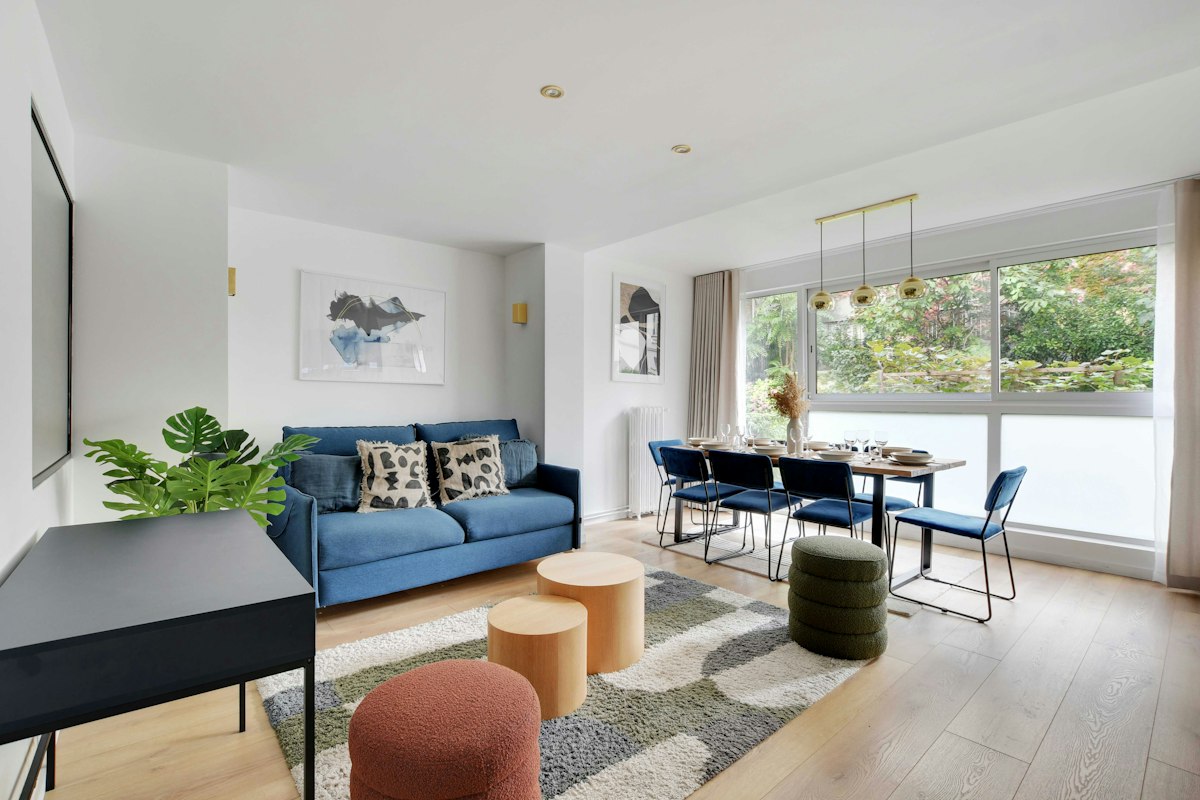 Paris Hideout, Ile-de-France