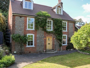 Hamble Haven image 1
