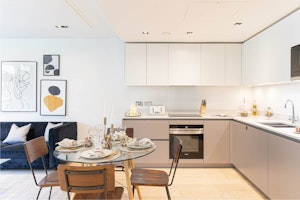 Parkside Morning in Bayswater image 2
