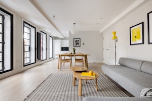 Central Walkabout image 8