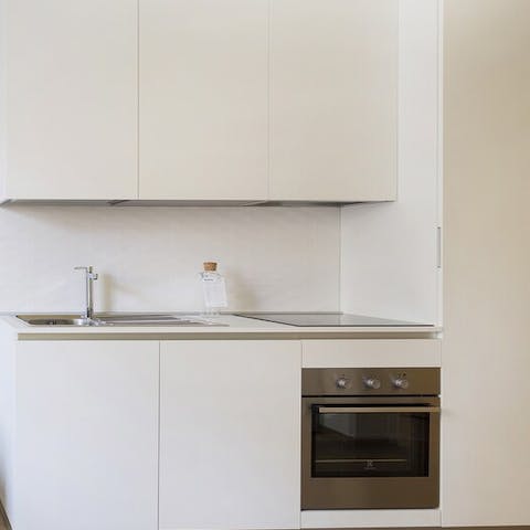 Make use of the fully equipped and modern kitchen
