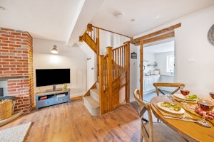Fox Earth Cottage image 7