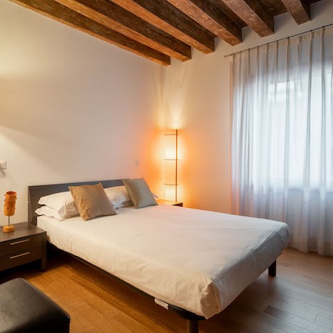 Wake up in the comfortable bedrooms feeling rested and ready for another day of Venice sightseeing