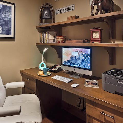 The iMac & office space