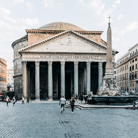 Walk to the Pantheon in under twenty minutes