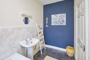 Seaside Charm image 9