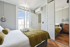 Montparnasse Leather image 6