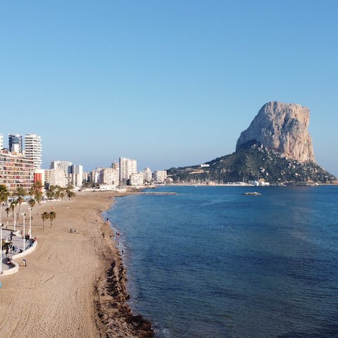Spend the day on the beach in nearby Calp – a short drive away