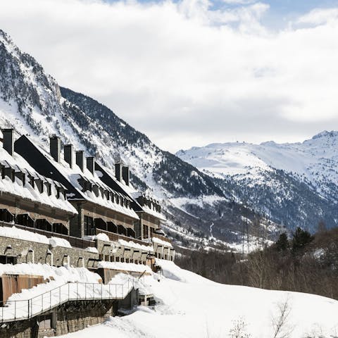Enjoy the privileged position of this home at the base of the Baqueira-Beret resort